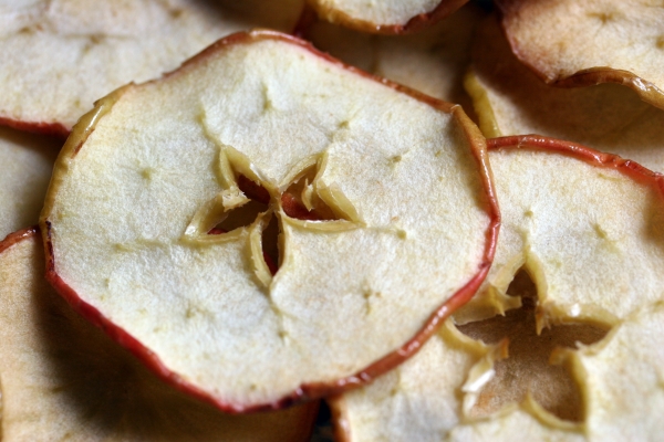  Getrocknete Äpfel sind mehrmals kalorischer als frische Äpfel.