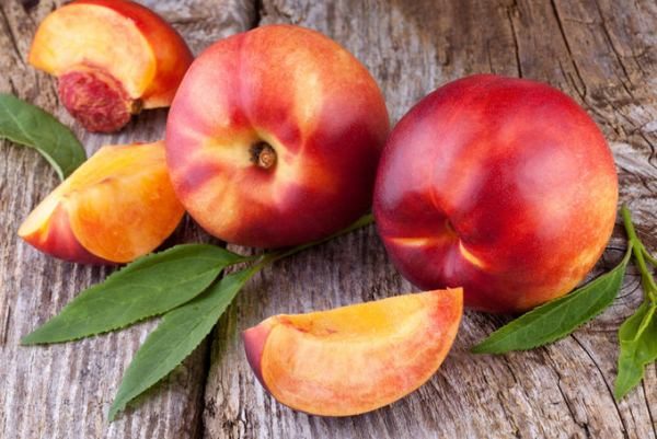  La nectarine est un produit plus diététique que la pêche, bien qu'elle soit plus sucrée