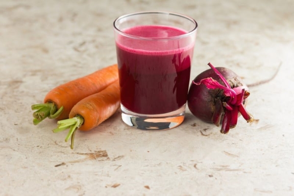  Karottensaft wird in vielen Rezepten der traditionellen Medizin verwendet.