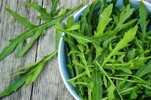  Les feuilles de roquette sont riches en vitamines.