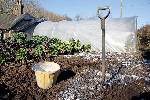  Fertiliser le sol pour creuser