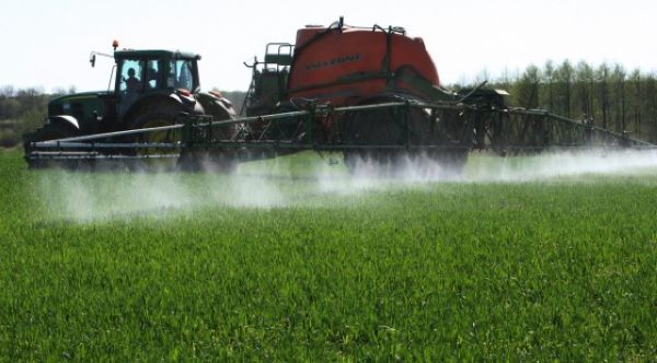  Irrigation des cultures avec une solution de nitrate d'ammonium